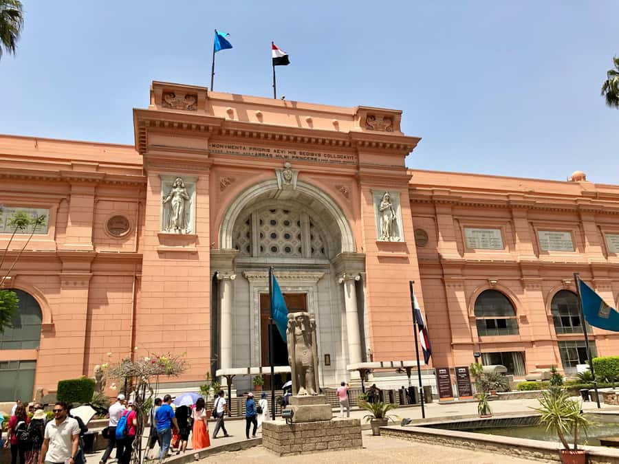 From Hurghada: Pyramids & Museum Small Group Tour by Van - Lunch at a local restaurant