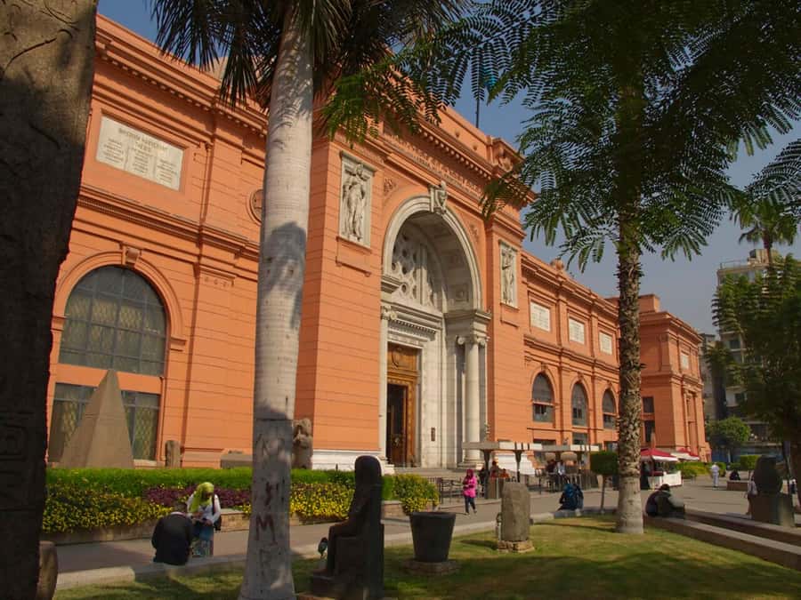 From Hurghada: Pyramids & Museum Small Group Tour by Van - Who should take this tour?