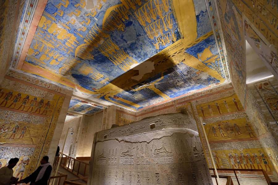 From Luxor: 5-Day Nile Cruise to Aswan with Balloon Ride - Guides, transport, and the human side of the trip