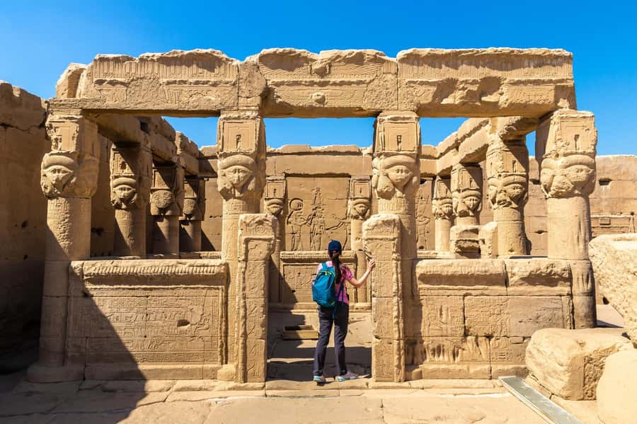 From Luxor: Dendera Temple All-Inclusive Tour & Felucca Ride - Roofs, crypts, and extra corners