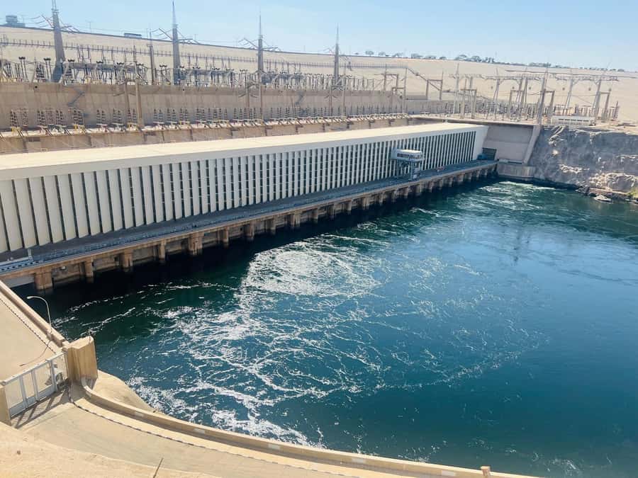 From Luxor: Edfu, Kom Ombo, Aswan Private All-Inclusive Tour - Aswan High Dam and the modern Nile