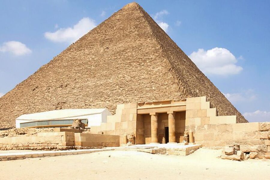 From Sharm El-Sheikh: Cairo's Pyramids: Full-Day By Flight - Lunch and the modern Cairo road experience