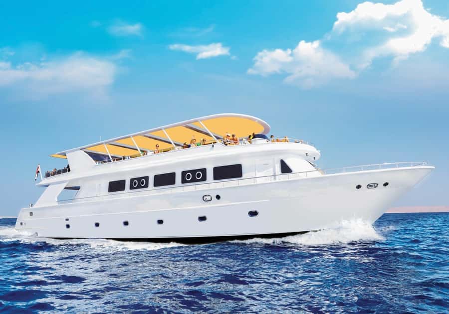 From Sharm: Ras Mohammed Cruise with Island Visit and Lunch - Lunch on the yacht and what to expect