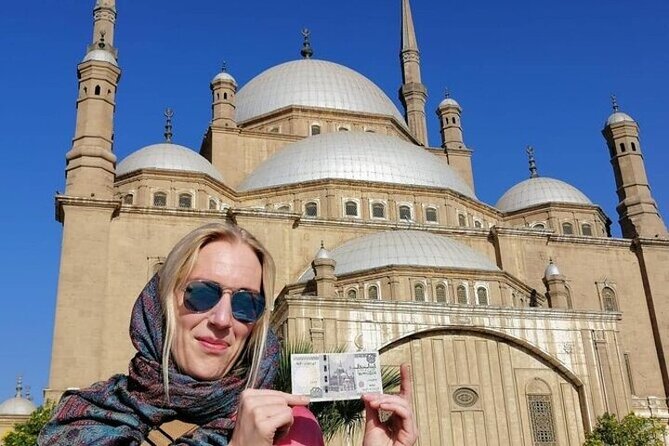 Full Day Giza Pyramids, Egyptian Museum and Khan El Khalili Bazar - Three hours among the Giza Pyramids