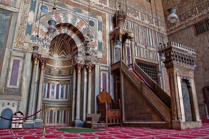 Full Day Giza Pyramids, Egyptian Museum and Khan El Khalili Bazar - One to two hours in Khan El Khalili Bazaar