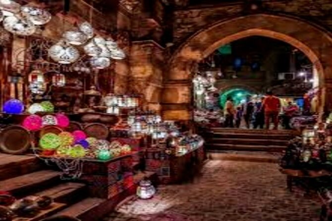 Full Day Tour to Giza Pyramids, Sphinx, Egyptian Museum, Khan el-Khalili Bazaar - Private transport and guide support