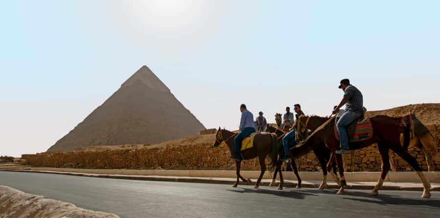 Giza: Arabian Horse Tour Around the Giza Pyramids - The mixed record on comfort and control