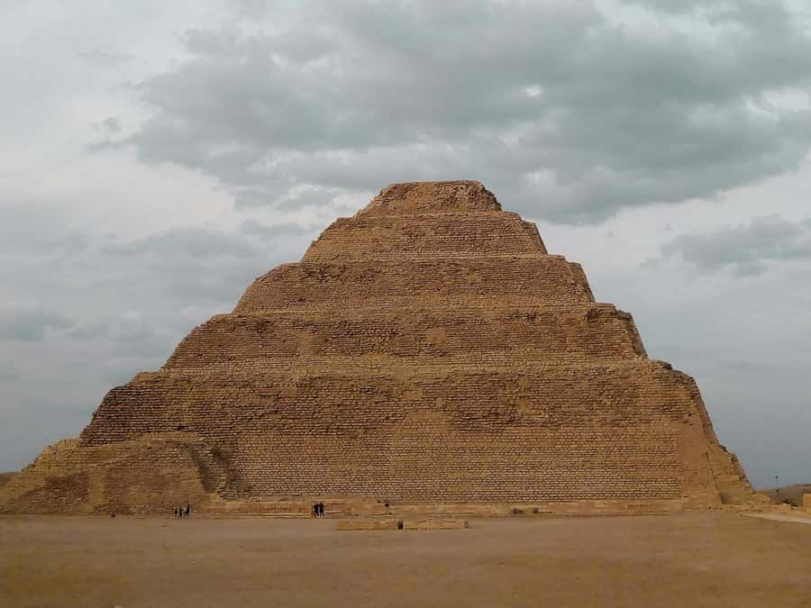 Giza: Pyramid, Memphis, Sakkara W/Opt Dahshur & Felucca Tour - Giza Plateau: start with the monuments everyone knows