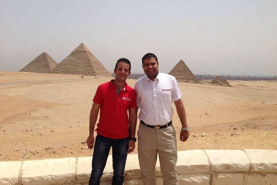 Giza Pyramids and Sphinx: Half-Day Private or Group Tour - Why the guide makes a difference
