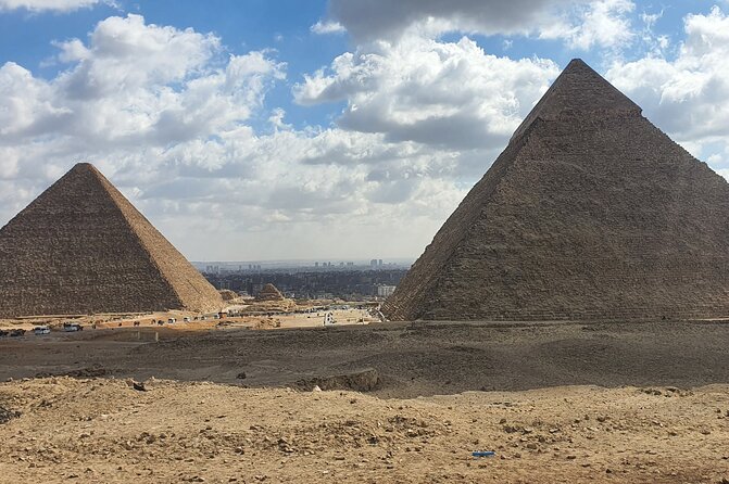 Giza pyramids,Egyptian Museum, Khan El khalili Bazar and Moez Street - The guides and the value of a private day