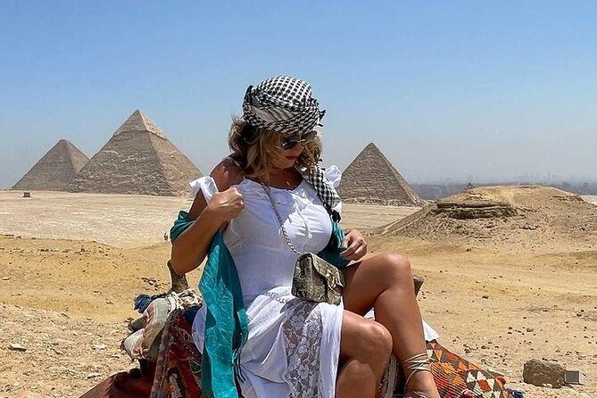 Giza pyramids: Half Day Tour To Giza Pyramids - Private Transport in a Hot, Open Site