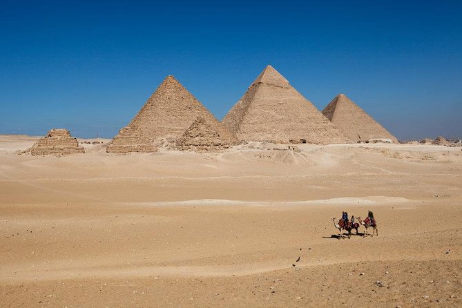 Giza Pyramids, Sphinx and Egyptian Museum tour - Who should book this experience?