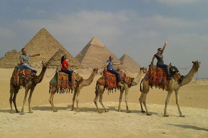Giza Pyramids with Camel Ride and Egyptian Museum - The 20-minute camel ride