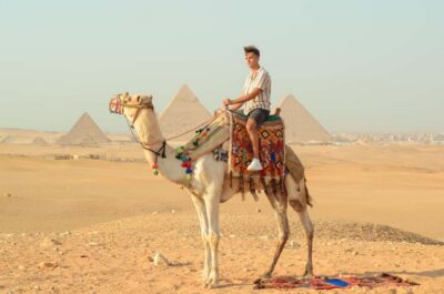 Giza Sunrise Pyramid Guided Tour With Camel Ride & Breakfast