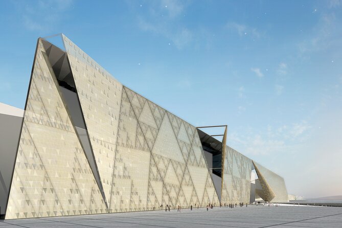 Grand Egyptian museum (GEM), Giza Pyramids, Sphinx and lunch - Seeing Khufu, Khafre and Menkaure