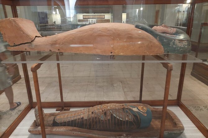 Grand Egyptian Museum the GEM tour and Giza Pyramids - Lunch and the shape of the day