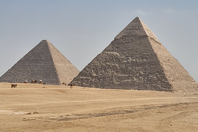 Half day Giza pyramids and Sphinx tour with an Egyptologist - Menkaure’s smaller scale and different design