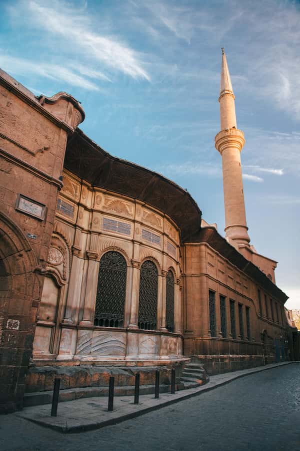 Half Day Tour: El Moez Street, Al Azhar Park and Bazar - What the guide adds