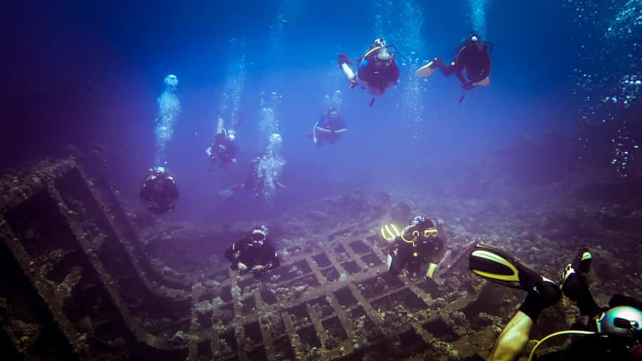 Hurghada: 1, 2, 3, 4, or, 5-Day Scuba Diving Package - Lunch, drinks, and time on the yacht