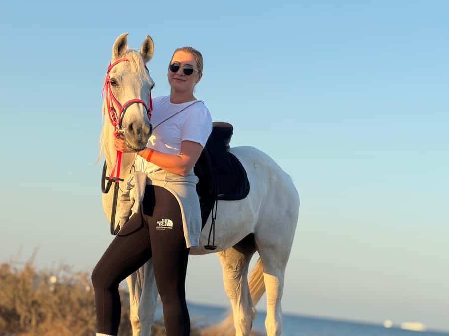 Hurghada: 1-Hour Desert & Beach Camel Ride with Transfers - What the one-hour ride feels like