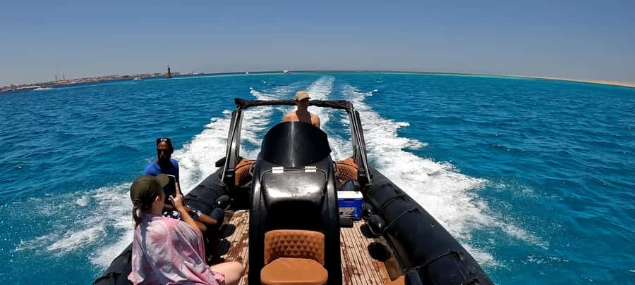 Hurghada: 3-Island Speedboat, Dolphin Watching & Snorkeling - Abu Monkar and its postcard sandbank