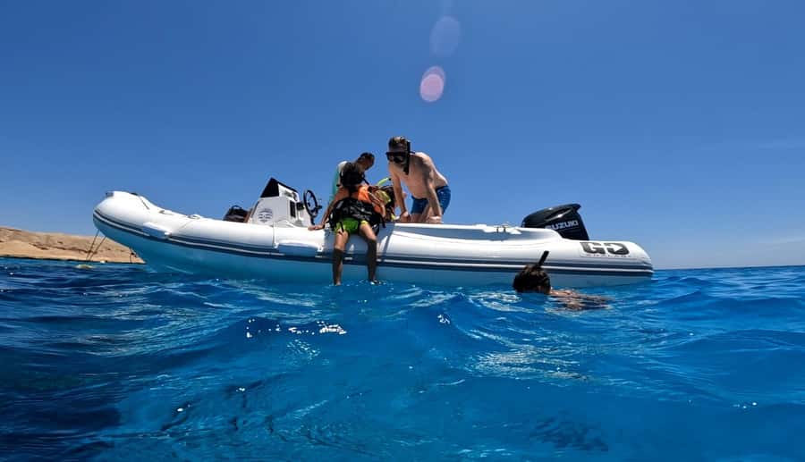 Hurghada: 4 Island Hopping Tour Dolphin, Snorkeling & Lunch - What this Hurghada boat day is really like