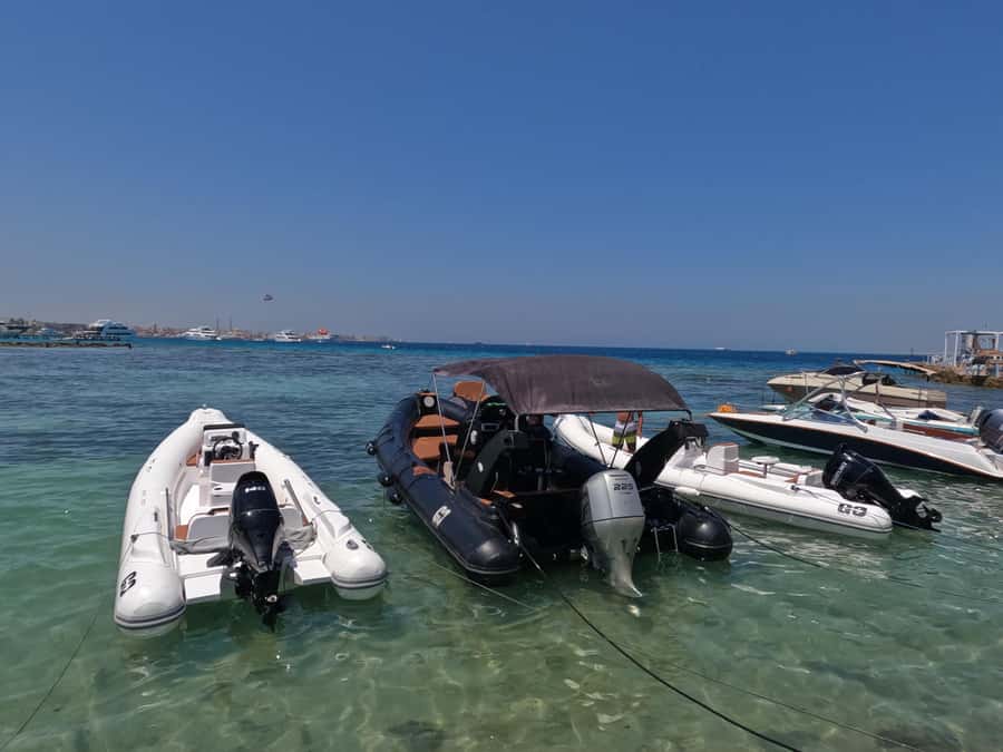 Hurghada: 4 Island Hopping Tour Dolphin, Snorkeling & Lunch - Lunch is simple, practical boat food