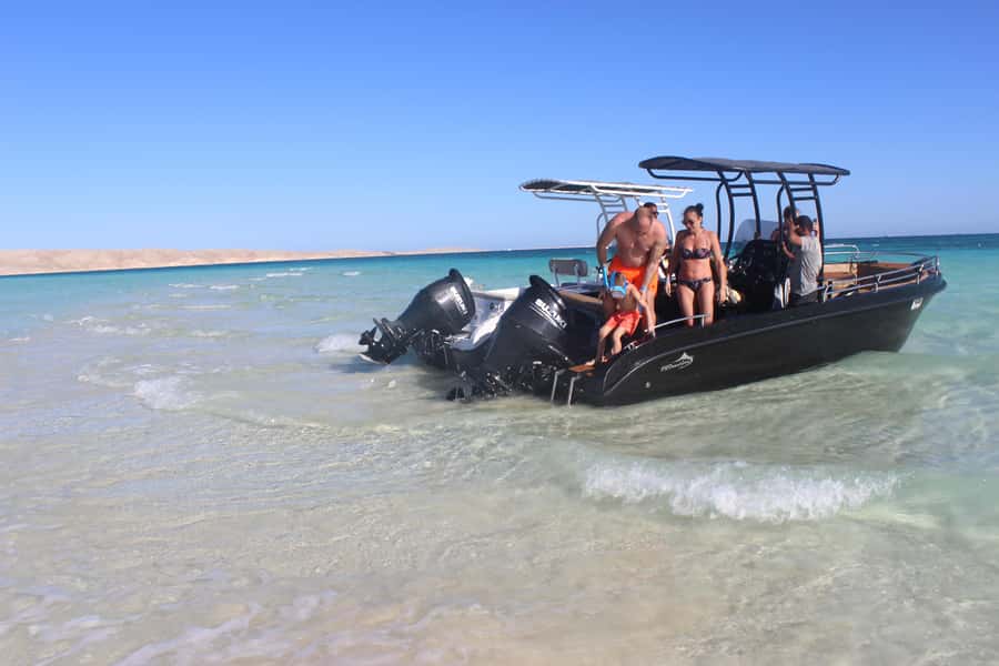 Hurghada: 4 Island Hopping Tour Dolphin, Snorkeling & Lunch - Orange Bay gets the early advantage