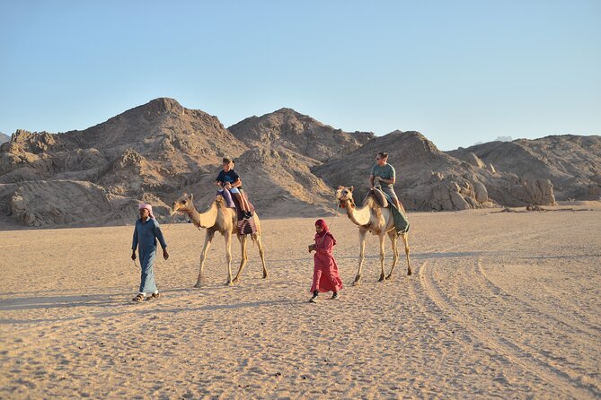 Hurghada: 4x4 Jeep Safari, Starwatching, Camel Ride & Dinner - Leaving Hurghada for the desert