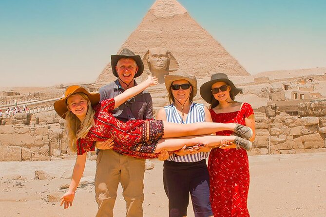 Hurghada: Cairo and Giza Highlights by mini Van with BBQ Lunch - A half-hour on the Nile, with an important price warning