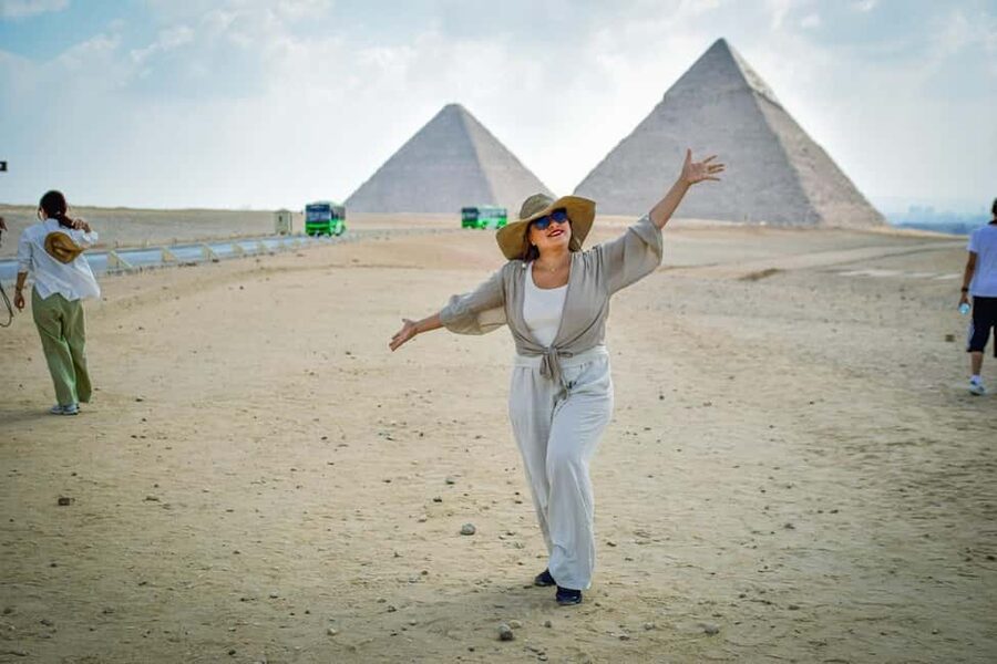 Hurghada: Cairo Pyramids, Sphinx & Egyptian Museum Day Trip - The 1:30 AM departure and long desert road