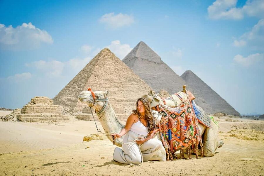 Hurghada: Cairo Pyramids, Sphinx & Egyptian Museum Day Trip - The Great Pyramid of Khufu at Giza