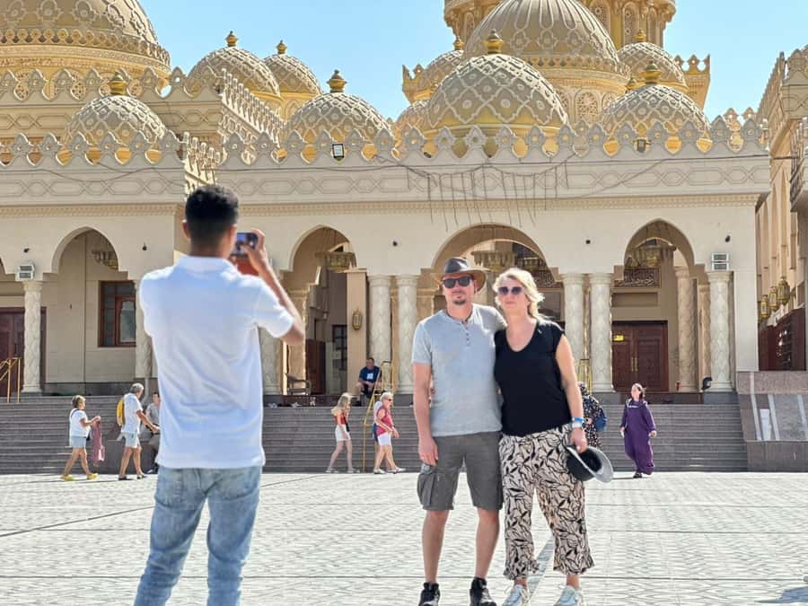Hurghada: City Guided Tour with Local Market Stop - Why leave the resort for three hours?