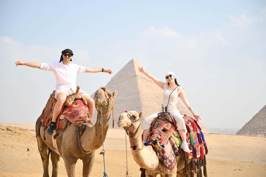Hurghada Day Trip to Giza Pyramids, Sphinx, Museum and lunch - The Egyptian Museum: two hours with ancient artifacts
