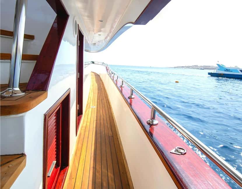 Hurghada:Eden Island Full-Day Trip with Water sports & Lunch - Eden Island and its 1.5 hours on shore