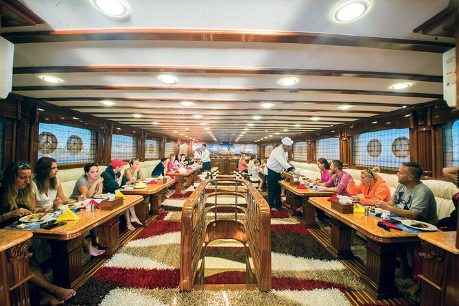 Hurghada: Elite VIP Cruise with Seafood and BBQ Buffet Lunch - Setting out with room to choose your seat