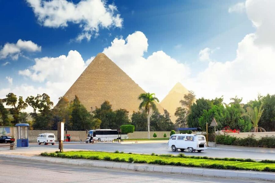 Hurghada: Full-Day Tour to Cairo by Plane with Egyptologist - The Egyptian Museum and the problem of too much to see