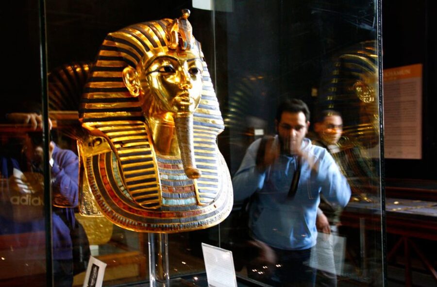 Hurghada: Full-Day Trip to Cairo by Plane - Guides, drivers, and group comfort