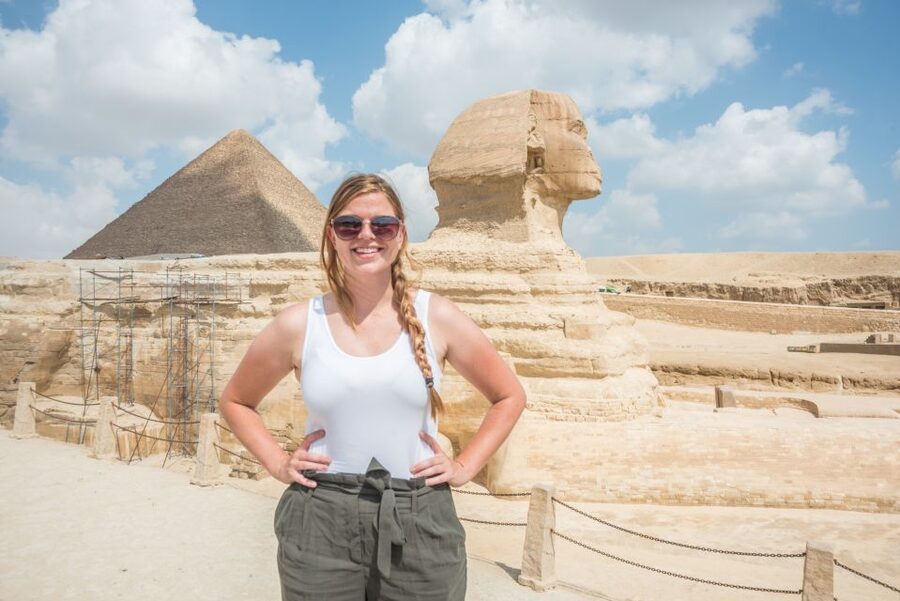 Hurghada: Giza Pyramids, Sphinx, Museum & Old Souq Day Trip - How the guide shapes the day