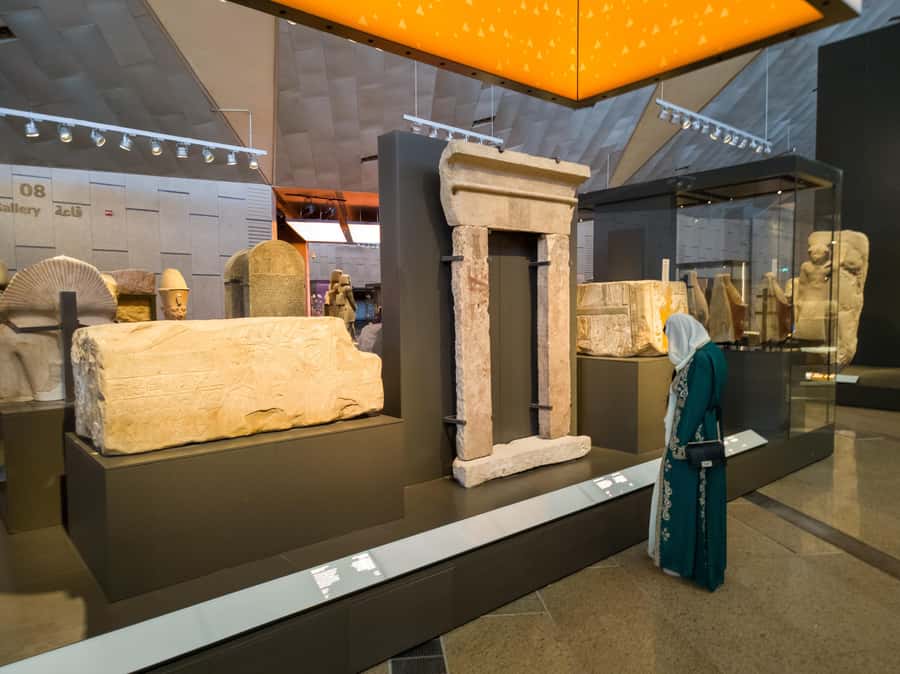 Hurghada: Grand Egyptian Museum, Pyramids & Sphinx Day Tour - The Guides Make or Break the Day