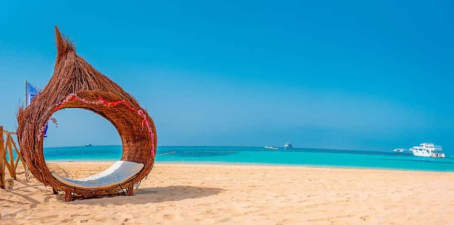 Hurghada: Hula Hula Cruise with Lunch, Massage, & Snorkeling - Choosing between the seven-hour yacht and three-hour speedboat