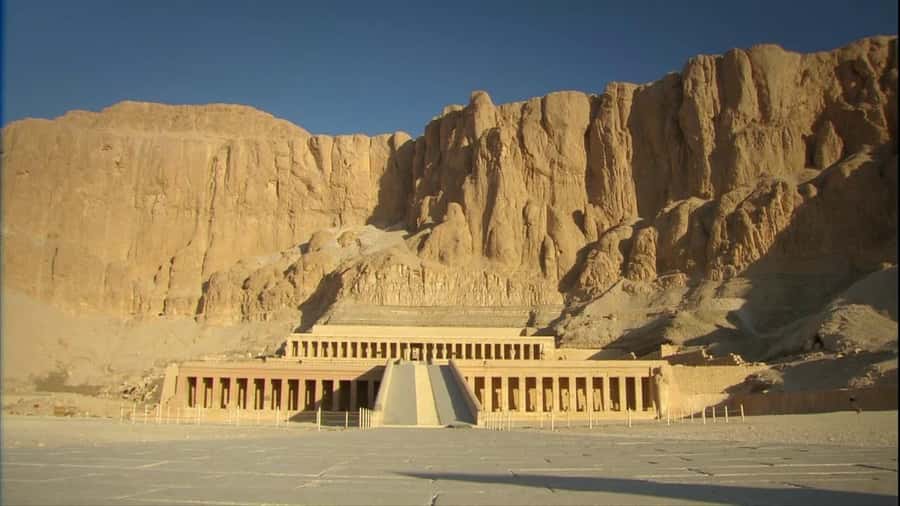 Hurghada: Luxor Highlights & King Tut Tomb Tour with Lunch - The 4.5-hour road from Hurghada