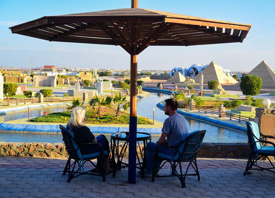 Hurghada: Mini Egypt Park Entry Ticket, Tour, and Transfers - What the guides add beyond the models