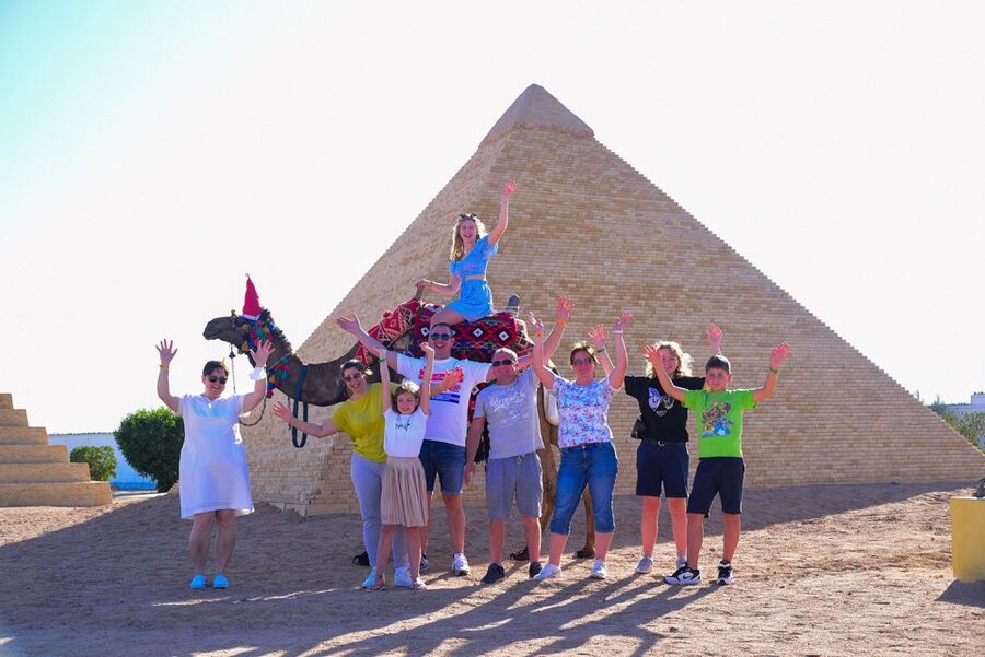 Hurghada: Mini Egypt Park Entry Ticket, Tour, and Transfers - Luxor in a few steps: Karnak Temple and the royal sites