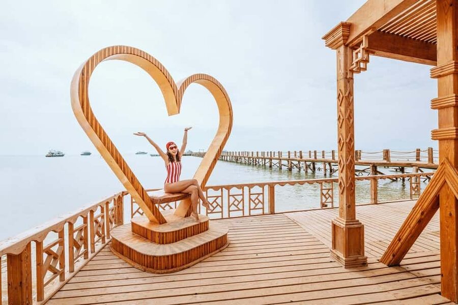 Hurghada: Orange Bay Day Trip with Water Sports and Lunch - Sailing out across the Red Sea