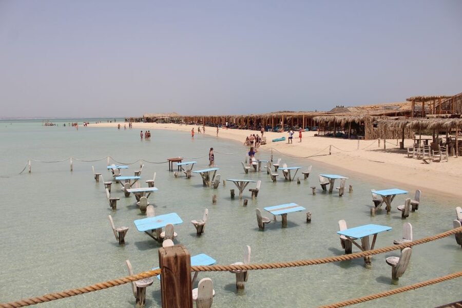Hurghada: Orange Bay Snorkeling with Lunch & Optional Diving - Speedboats trade lunch for freedom and speed