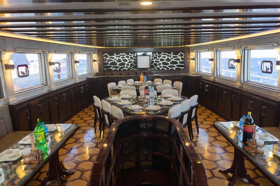 Hurghada: Orange & Giftun Island Cruise with Massage & Lunch - Jazirat Abu Rimathi: the second snorkeling stop