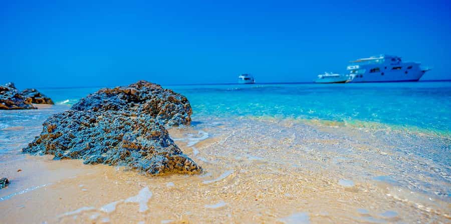 Hurghada: Paradise Island Yacht Cruise, Lunch & Snorkeling - The small extras and possible annoyances