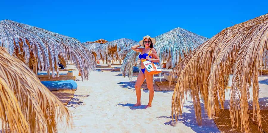 Hurghada: Paradise Island Yacht Cruise, Lunch & Snorkeling - Transfers, meeting points, and timing