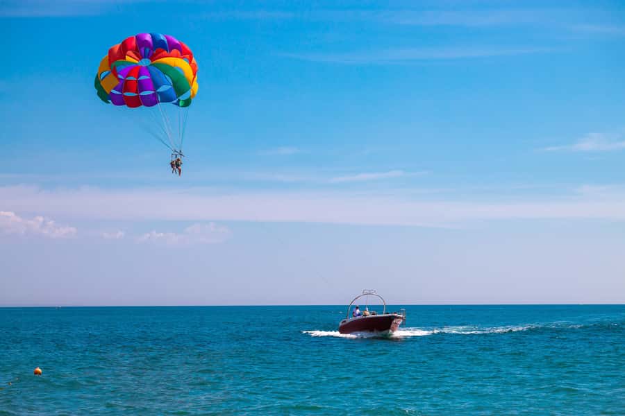 Hurghada: Parasailing Adventure on the Red Sea - Five minutes at 200 feet: what you see